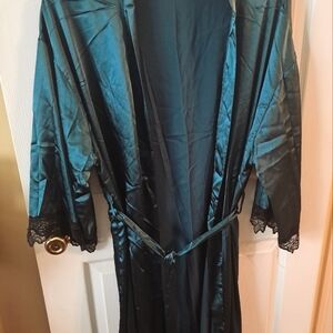 4XL FOREST GREEN ROBE 💚